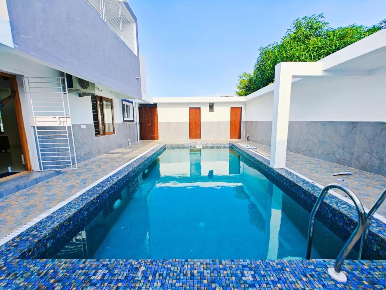 Rini Resort Chennai Exterior photo